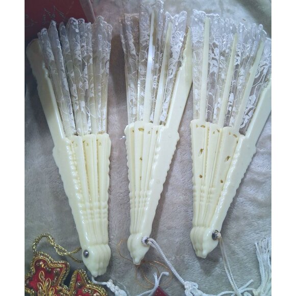 Vintage Christmas Ornament Set Includes Lace Fan Angel Figurines Red Cross Star - Picture 10 of 11